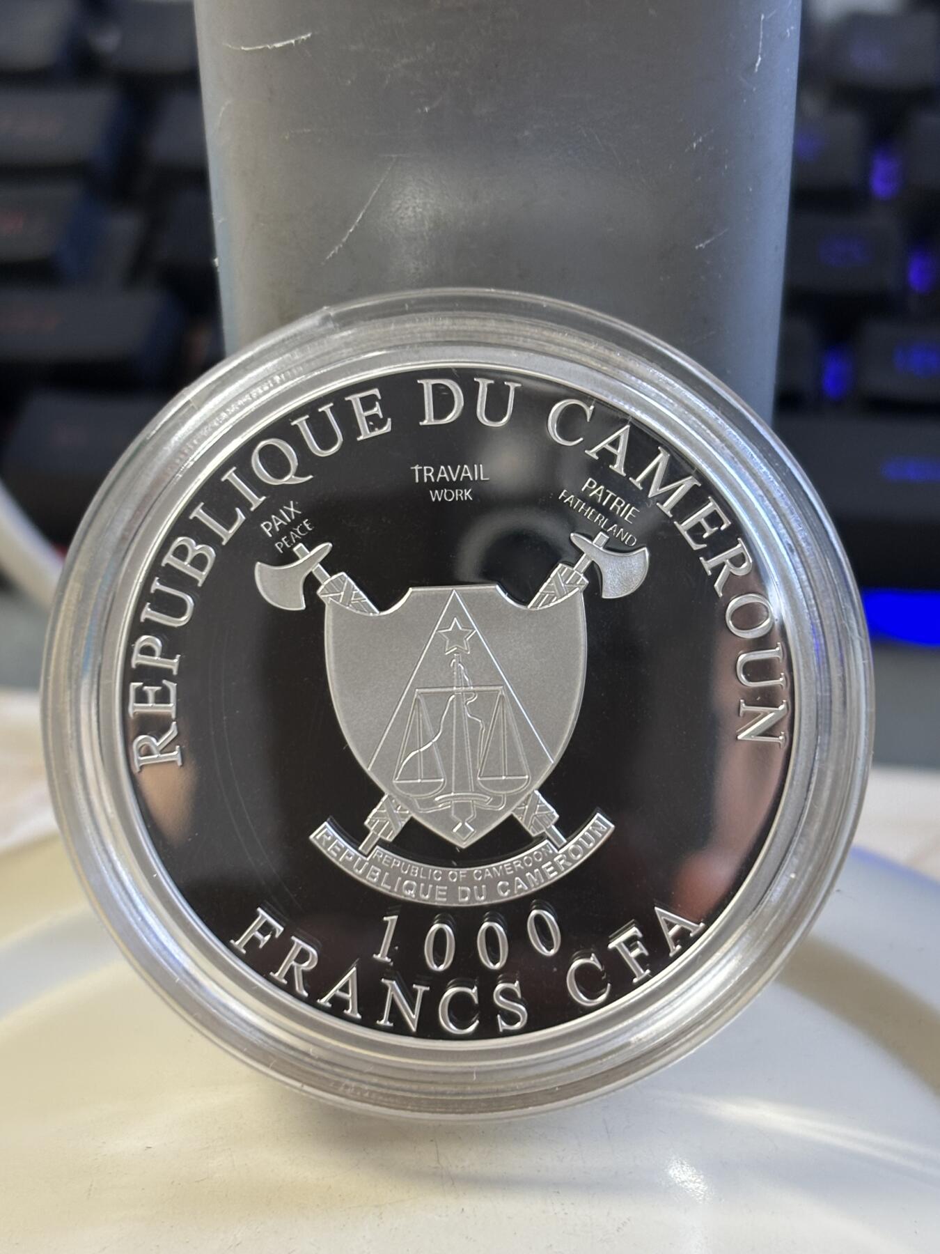 第184期拍卖 喀麦隆2022年皮尔森啤酒1盎司彩色精制纪念银币，999银，1盎司，