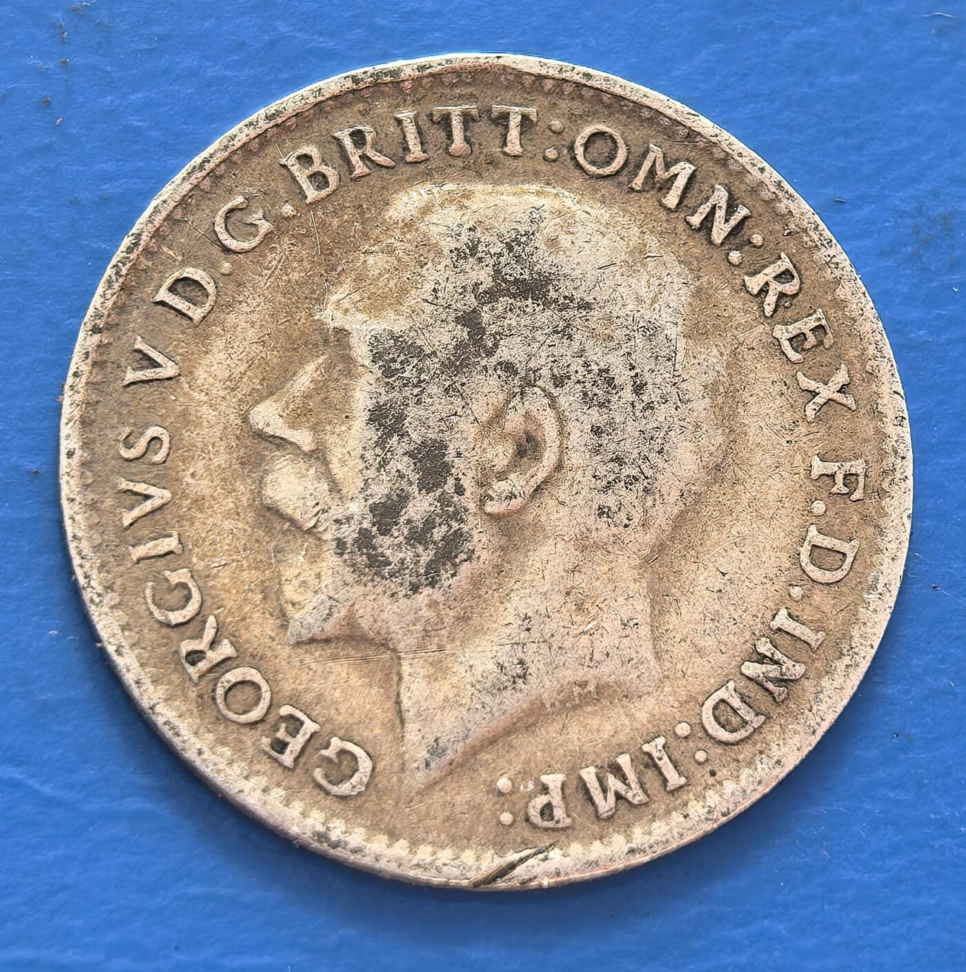 外国优质老铜币银币，周六九点倒数截拍，满百包邮，可寄存半年，喜欢朋友微信扫描二维码可直接参拍 高银英国1918年3便士银币