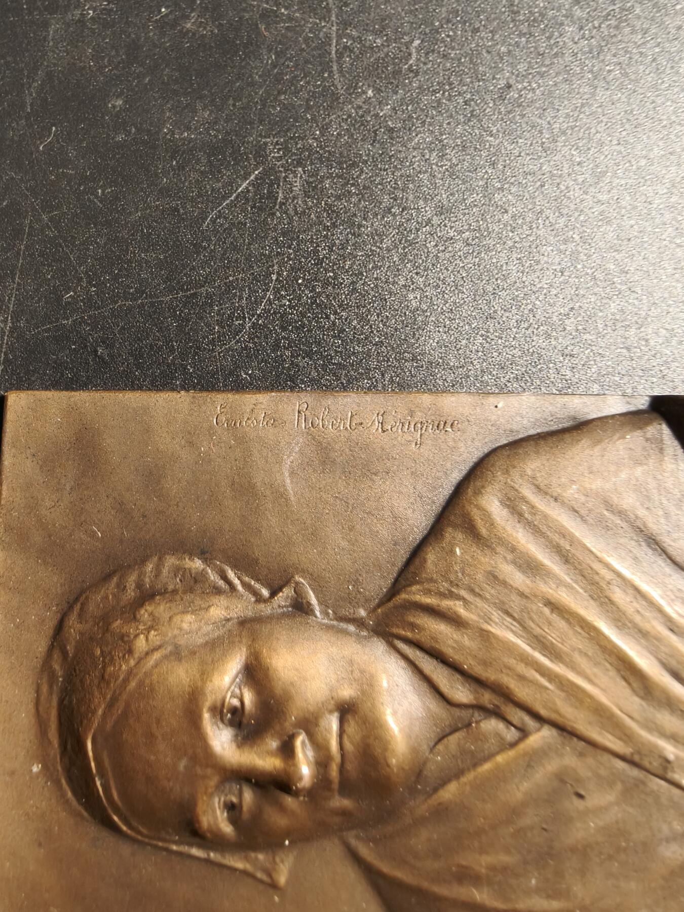 老王徽章第167期 法国19世纪加泰罗尼亚传统女性方形大铜章     高浮雕     尺寸52×63mm.     重量130g