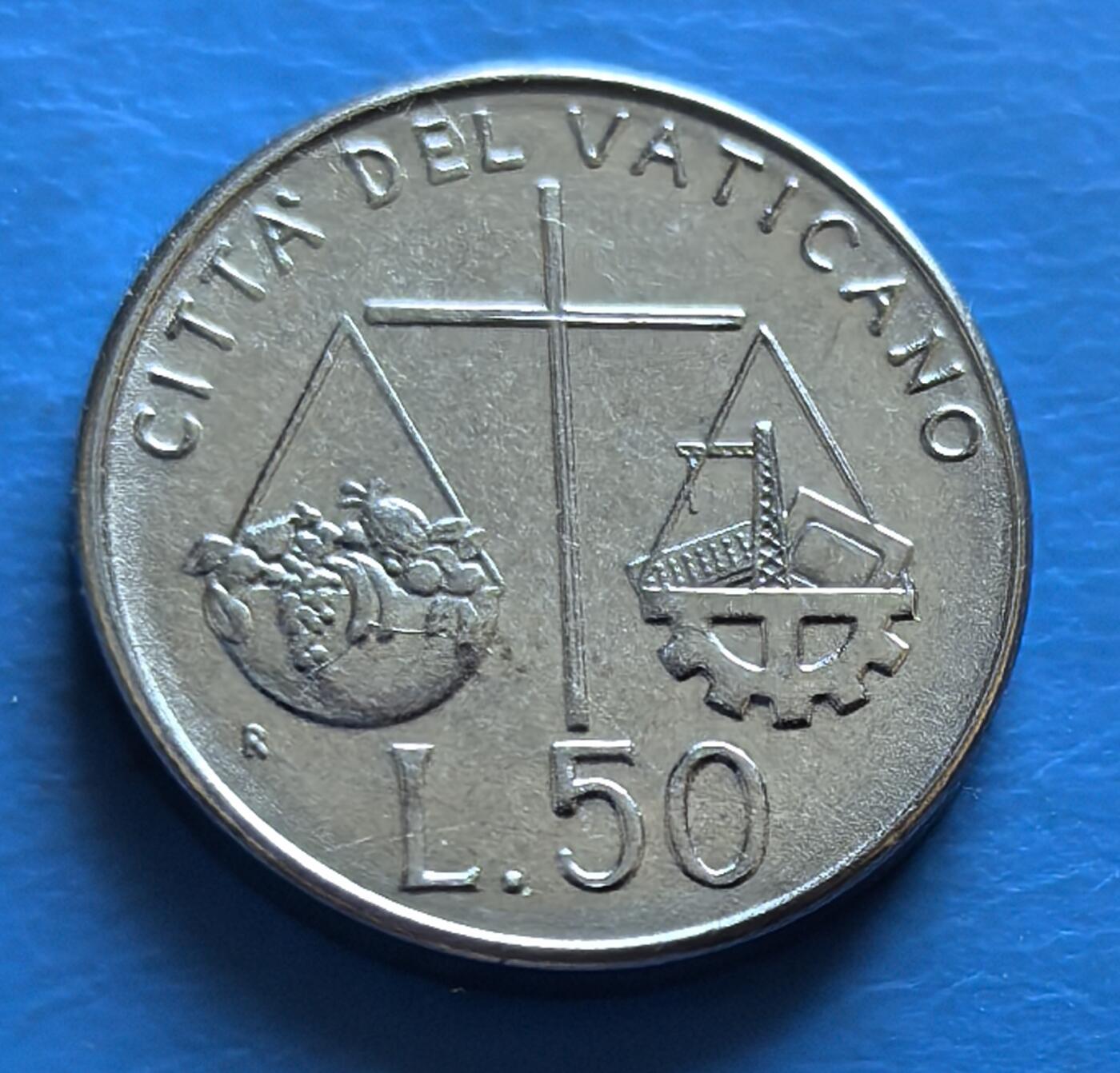 外国优质老铜币银币，周六九点倒数截拍，满百包邮，可寄存半年，喜欢朋友微信扫描二维码可直接参拍 梵蒂冈50里拉