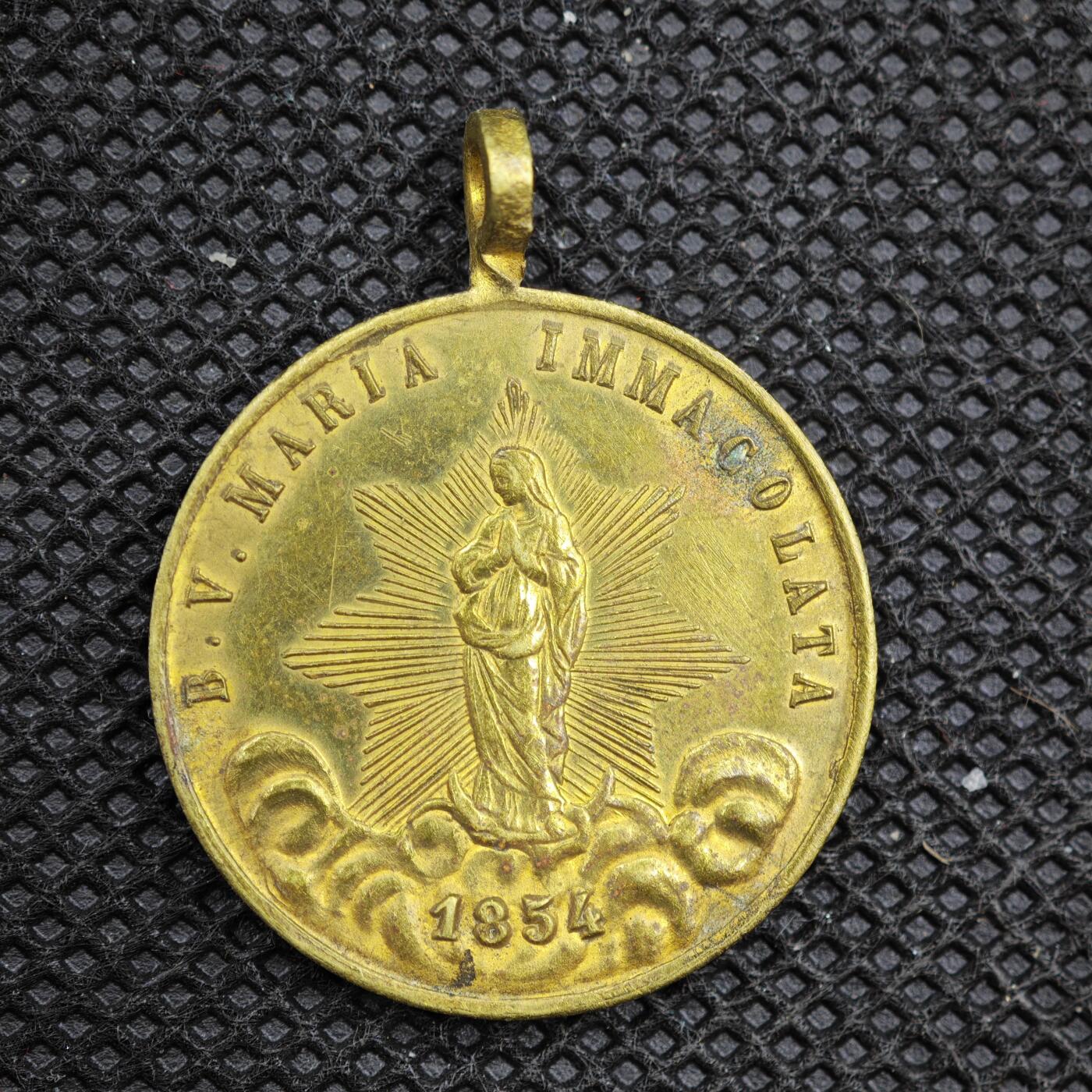 【淘币小摊】限时拍第八百一十六拍  纪念章场  满百包邮可预留两周  周一统一发货   梵蒂冈圣母纪念章直径25mm