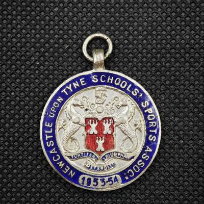 【淘币小摊】限时拍第八百一十六拍  纪念章场  满百包邮可预留两周  周一统一发货  - 英国1953-54年度纽卡斯尔泰恩河畔学校体育协会奖章直径29mm