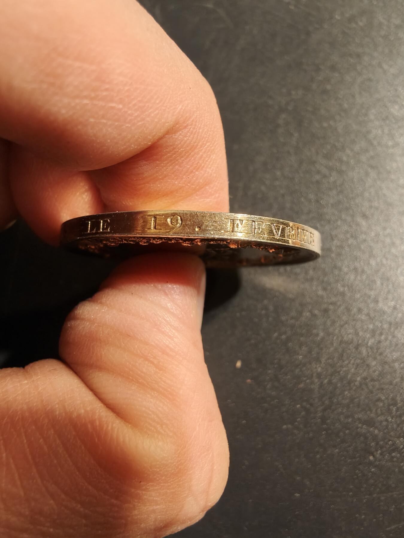 老王徽章第167期 法国大尺寸镀金银婚章    原盒    950银镀金    大尺寸直径34mm.   重量18.2g.     带边铭背铭     少见极早期1822年！