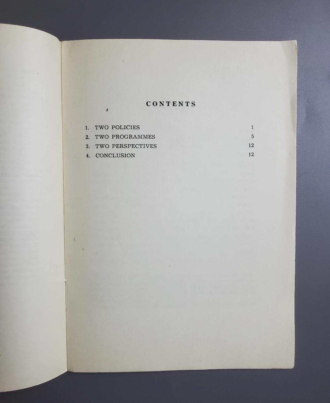 【玉仁】年底最后一拍.徽章书籍钱币场（全场0起.精品多多） 1960年毛泽东《反对日本进攻的方针》，北京外交出版社出版，稀见英文版，品嘎嘎好