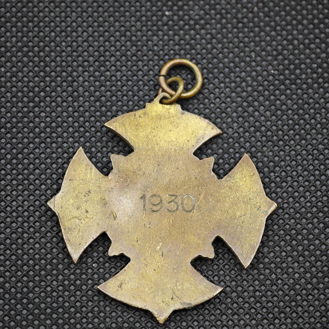 【淘币小摊】限时拍第八百一十六拍  纪念章场  满百包邮可预留两周  周一统一发货   I Peris”主题十字形珐琅纪念章直径47mm