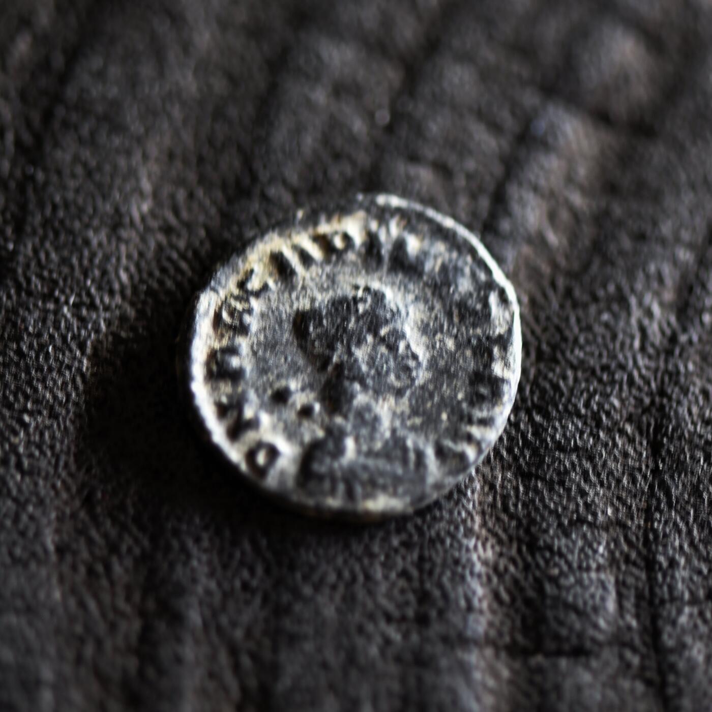 【良泉】【2025年最后一场】12月18日晚19.30点开拍！188组【直播场】西方古代钱币、丝路杂项、印章！ 公元393年【古罗马】东罗马帝国首位皇帝-阿尔卡狄乌斯，誓愿二十年，基齐库斯造币厂，微型铜币，1.31克