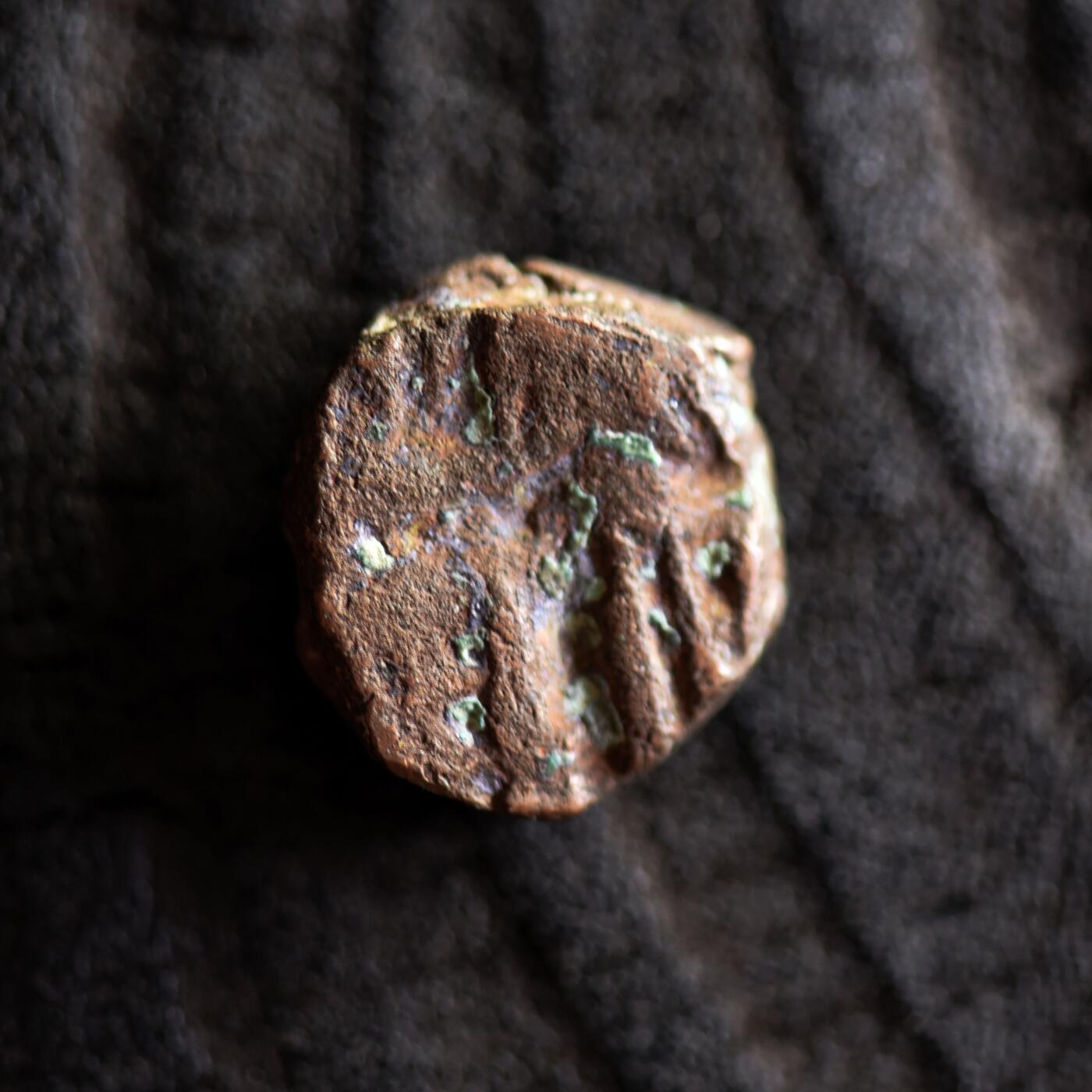 【良泉】【2025年最后一场】12月18日晚19.30点开拍！188组【直播场】西方古代钱币、丝路杂项、印章！ 公元3-4世纪【寄多罗】铜币，3.5克