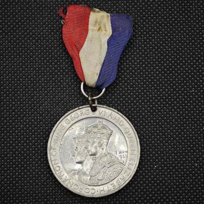 【淘币小摊】限时拍第八百一十六拍  纪念章场  满百包邮可预留两周  周一统一发货  -  英国1937年乔治六世加冕纪念章直径38mm