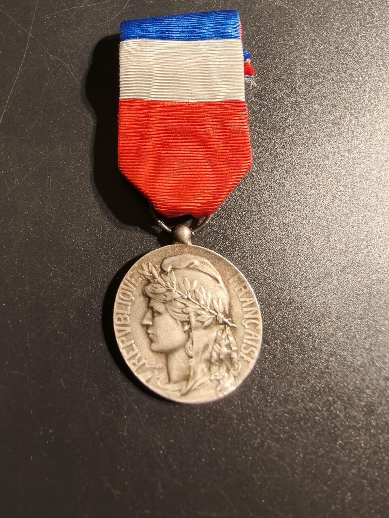 老王徽章第167期 法国银级劳动荣誉奖章