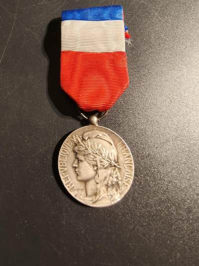 老王徽章第167期 - 法国银级劳动荣誉奖章