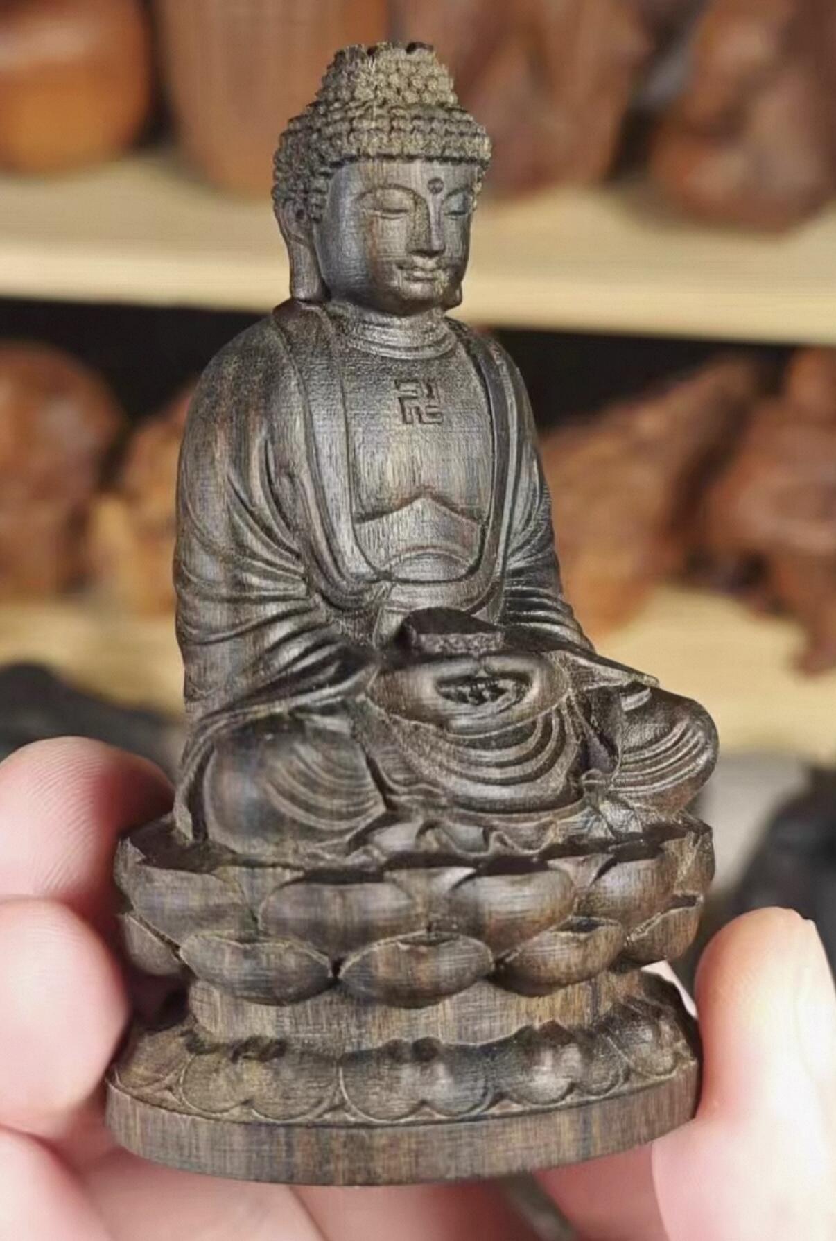 江南站杂件捡漏场 保真沉香木如来佛摆件，微瑕疵尺寸约8厘米