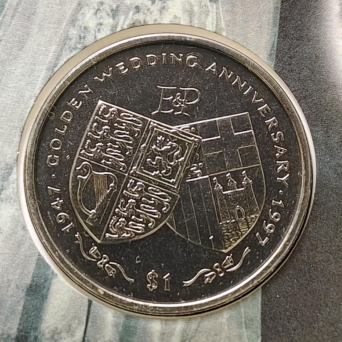 【全场包邮】纯粹捡漏拍482场（免费代拍第19场）-币封+套装+富兰克林（注意佣金） 【邮币封】利比里亚1997年1元女王金婚克朗型纪念币邮币封