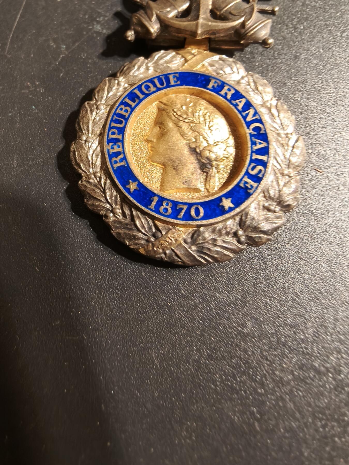 老王徽章第167期 法国军事奖章   三共时期    950银镀金珐琅    21.4g