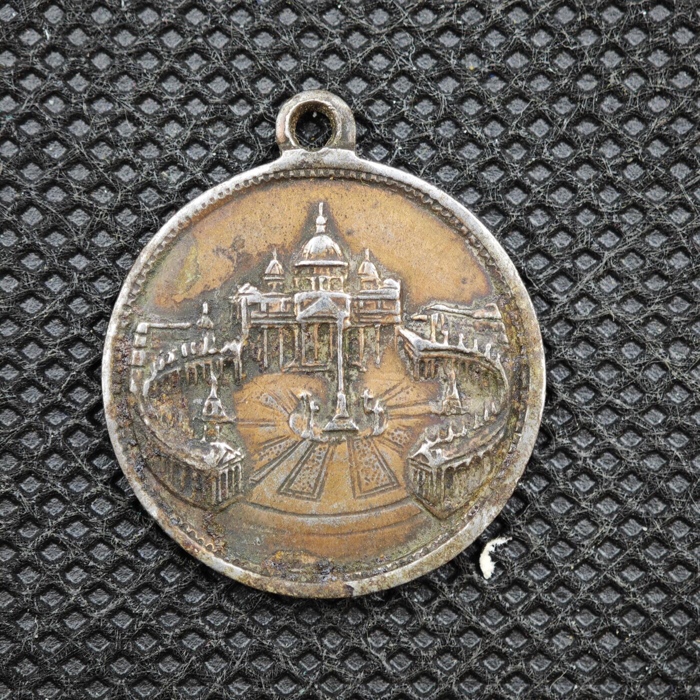 【淘币小摊】限时拍第八百一十六拍  纪念章场  满百包邮可预留两周  周一统一发货   梵蒂冈纪念章直径22mm