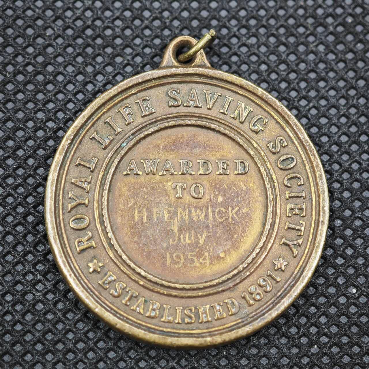 【淘币小摊】限时拍第八百一十六拍  纪念章场  满百包邮可预留两周  周一统一发货   英国社会救援奖章直径32mm