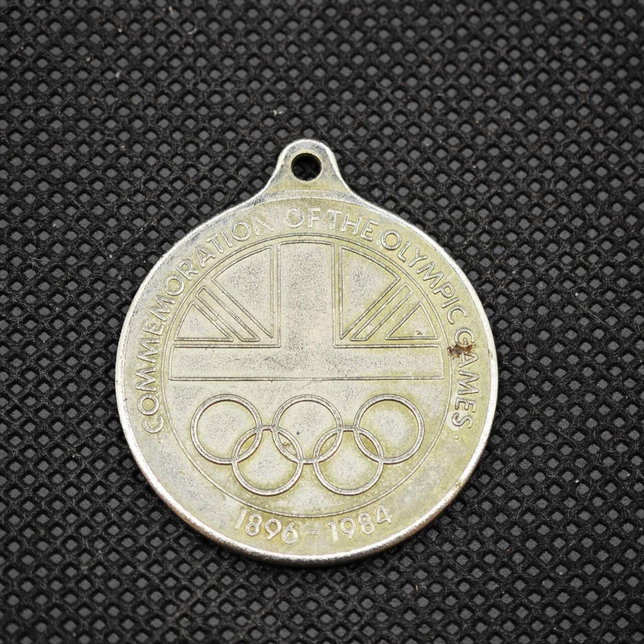 【淘币小摊】限时拍第八百一十六拍  纪念章场  满百包邮可预留两周  周一统一发货   奥运会射击纪念章直径32mm