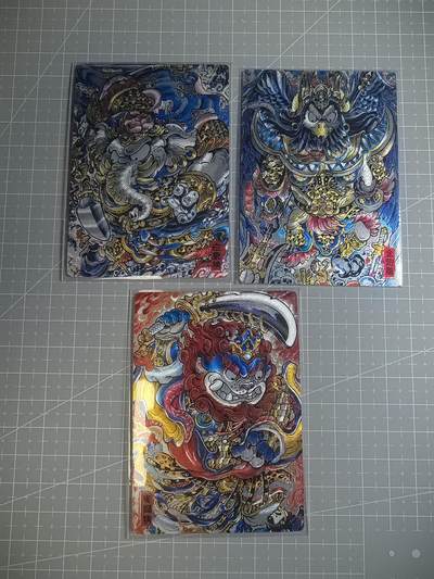 无佣金 不寄存 不收拍 链接少 我只是一个小小的卡牌收藏玩家   需要多宫大佬请私聊 部分卡牌设有底价（不想玩的那么累，即使有底价也会比市场价便宜的多，懂的自然懂） 拒绝小号抬价 大家放心拍 所有拍品部分套有卡膜 部分卡牌多宫 自制卡牌 不包厂瑕 放大镜 品控 勿拍 流拍商品会循环 感谢大家支持 留个关注 不定时上新 谢谢 - 奇点卡牌 山丘 狮驼岭三妖粗闪