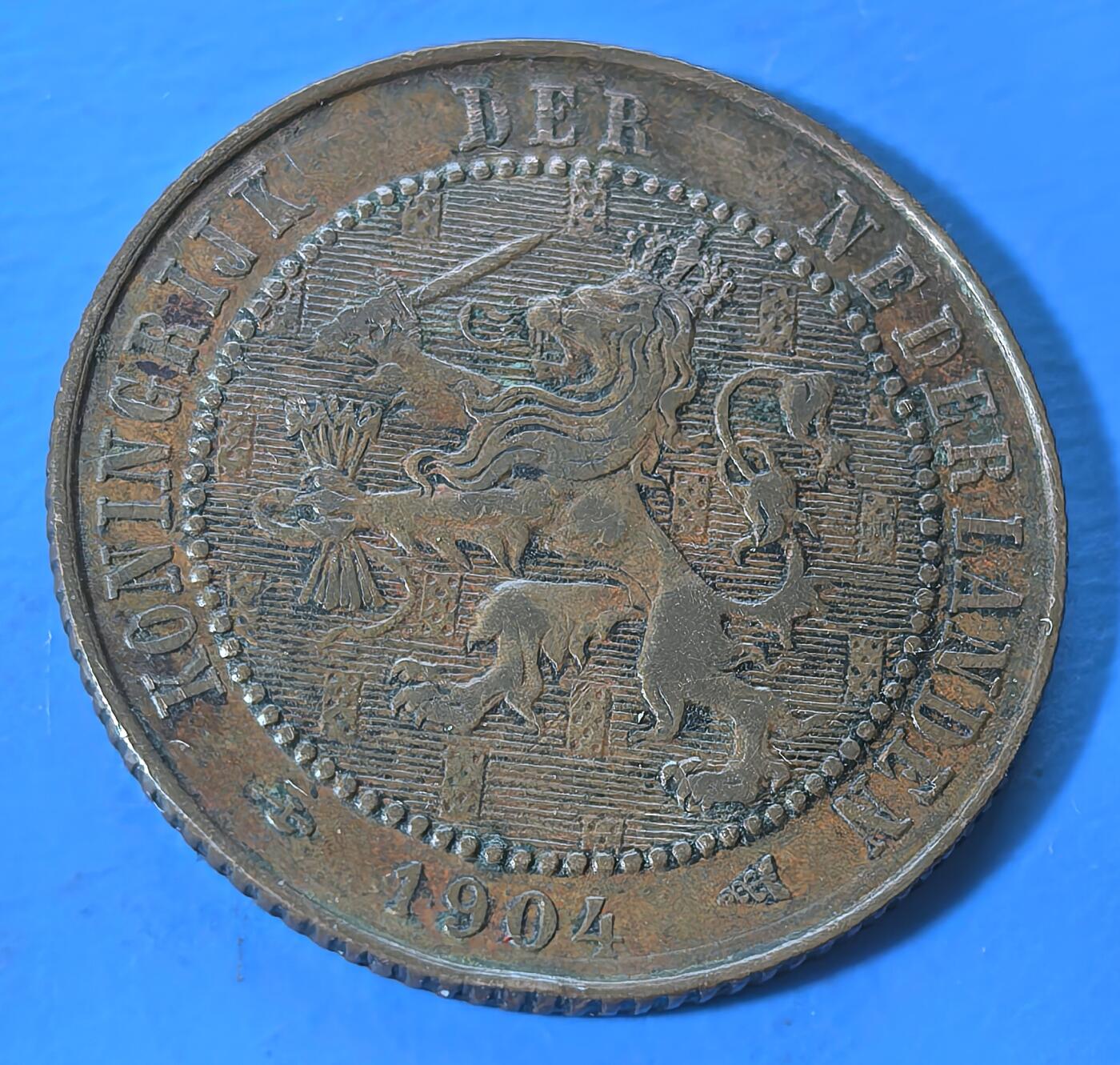 外国优质老铜币银币，周六九点倒数截拍，满百包邮，可寄存半年，喜欢朋友微信扫描二维码可直接参拍 荷兰1904年2.5分大铜币