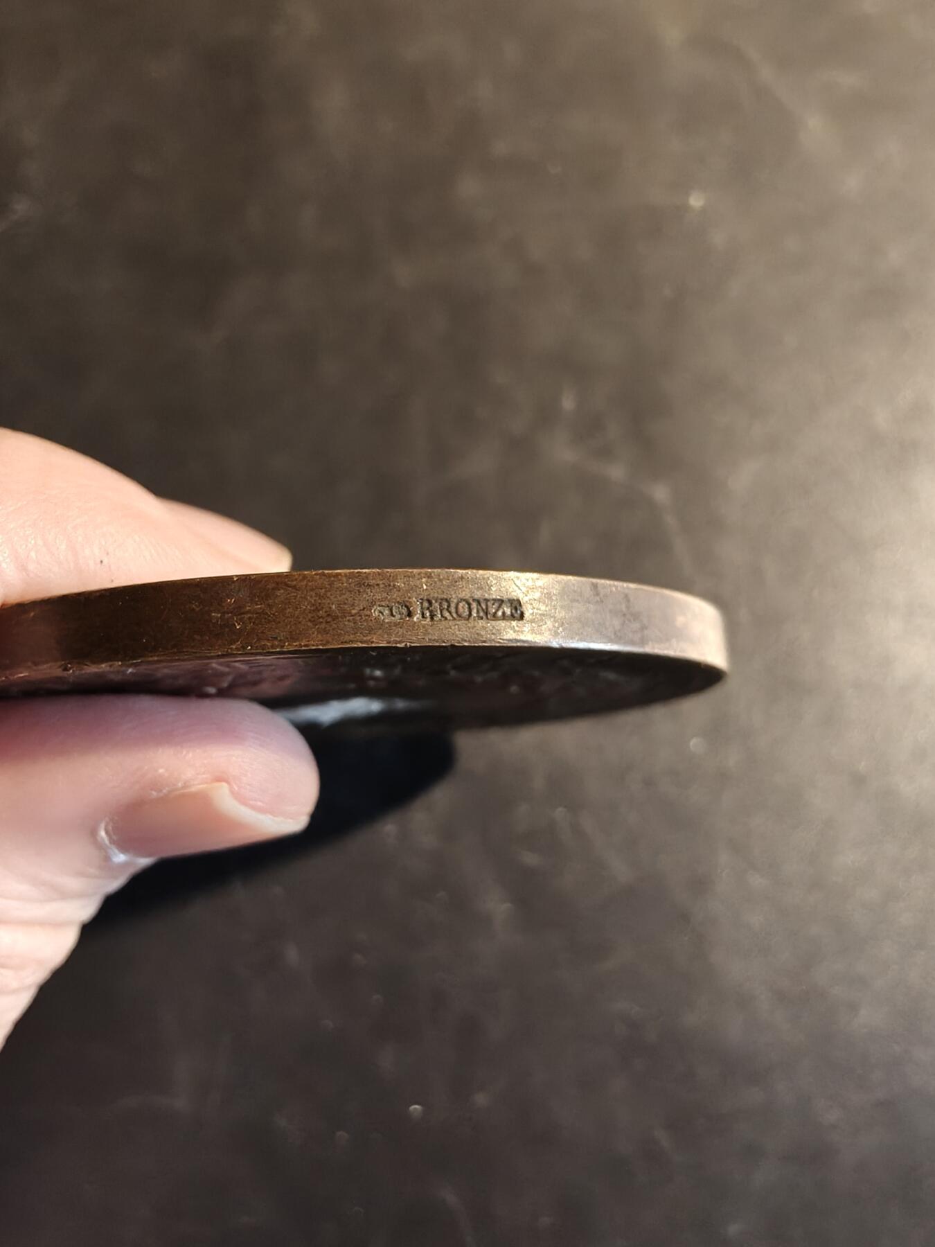 老王徽章第167期 法国体操联盟大铜章    阿尔菲•杜布瓦作品    直径58mm.    重量97.6g