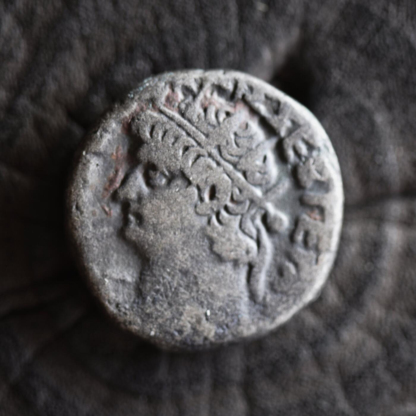 【良泉】【2025年最后一场】12月18日晚19.30点开拍！188组【直播场】西方古代钱币、丝路杂项、印章！ 【藏家出品A】11.93克，公元 66-67 年【古罗马】【埃及行省】【暴君 尼禄】+【提比略】【少见】 四德拉克马银币，亚历山大港造币厂打制