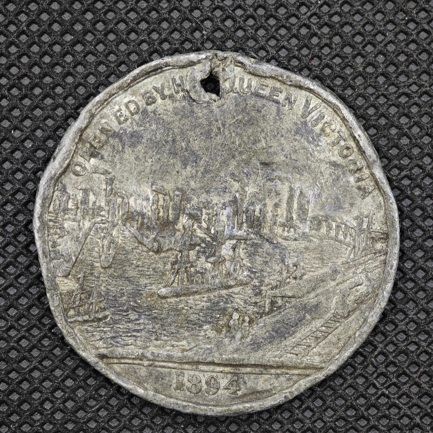 【淘币小摊】限时拍第八百一十六拍  纪念章场  满百包邮可预留两周  周一统一发货   英国维多利亚纪念章直径39mm