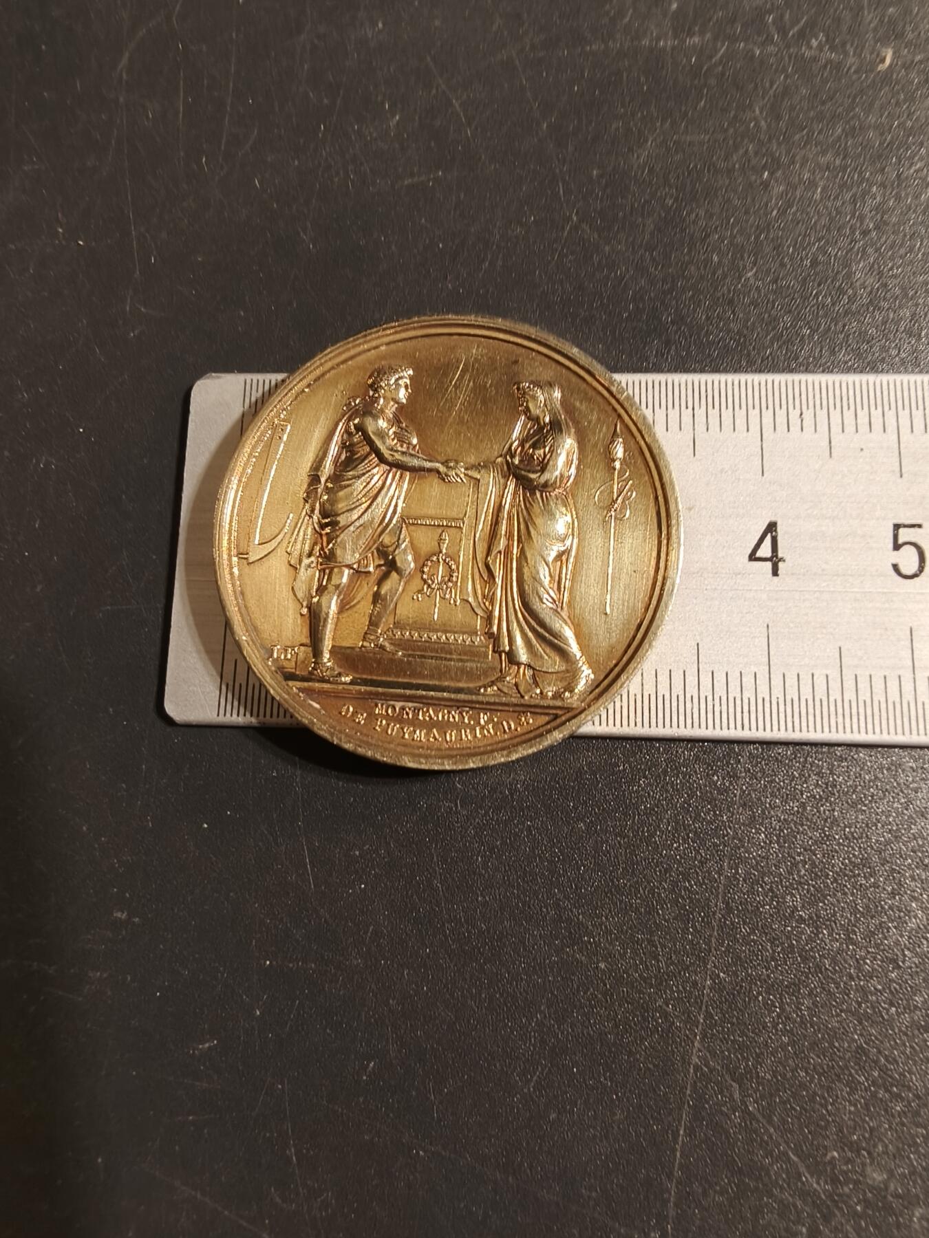 老王徽章第167期 法国大尺寸镀金银婚章    原盒    950银镀金    大尺寸直径34mm.   重量18.2g.     带边铭背铭     少见极早期1822年！