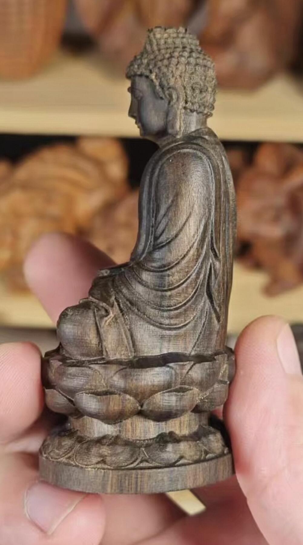 江南站杂件捡漏场 保真沉香木如来佛摆件，微瑕疵尺寸约8厘米