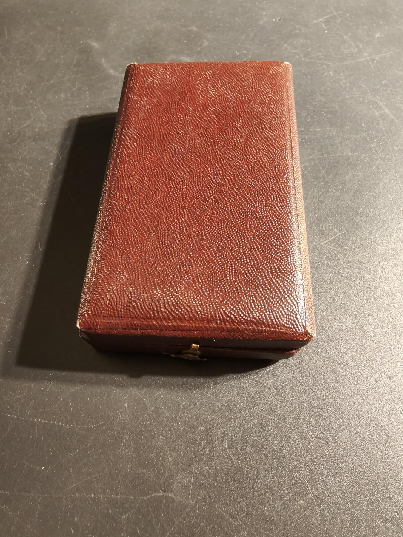 老王徽章第167期 法国骑士级棕榈叶勋章    银质珐琅    原盒