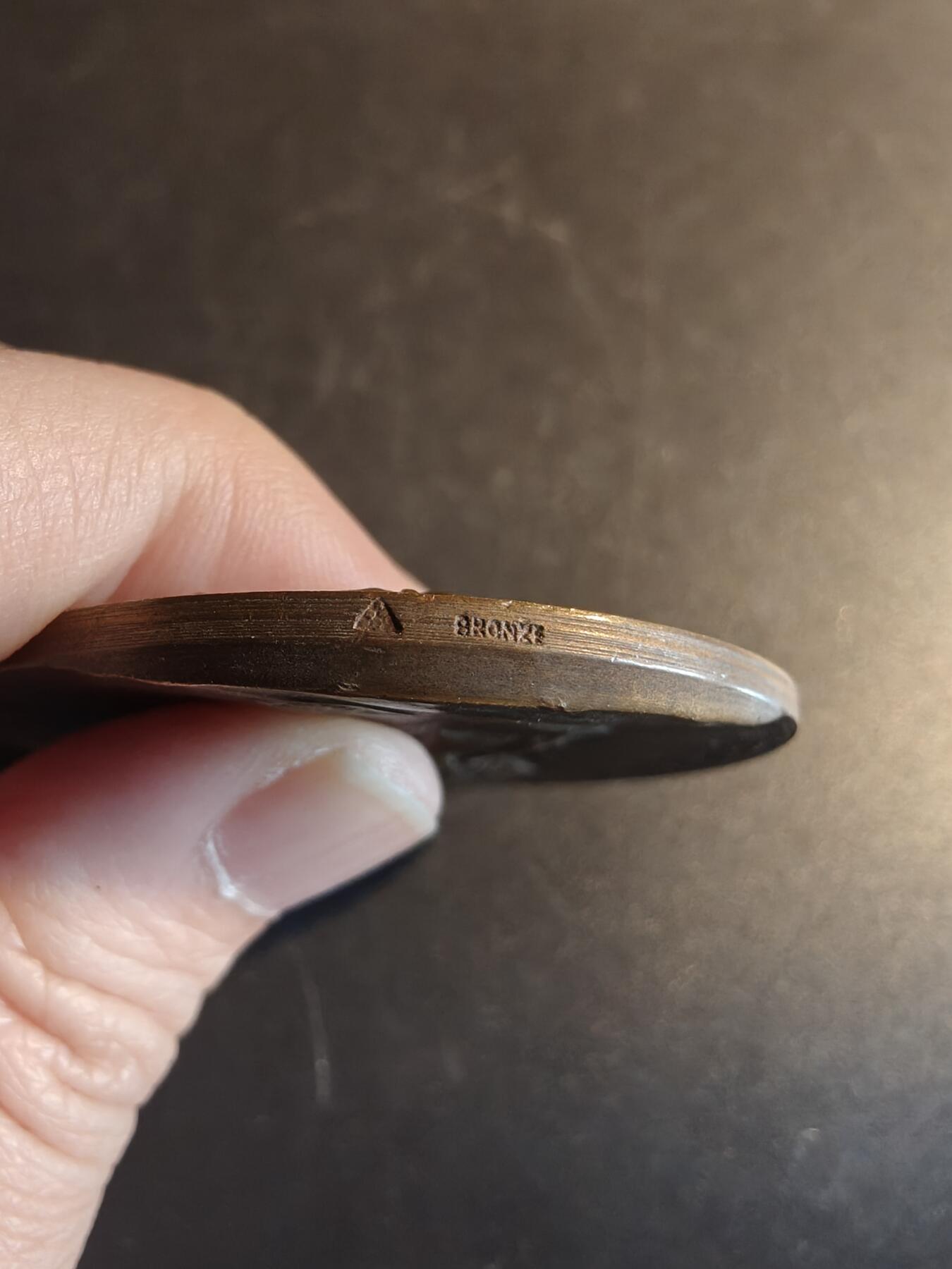 老王徽章第167期 法国工商业辛迪加联盟大铜章     大师里维特作品    直径46mm.     重量40g