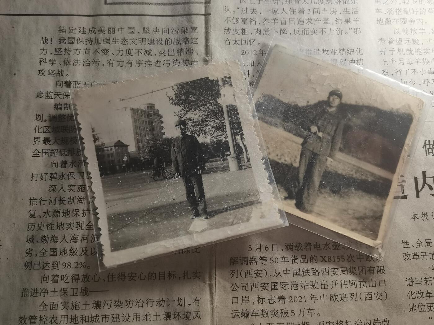 【玉仁】年底最后一拍.徽章书籍钱币场（全场0起.精品多多） 两位身穿对越六五式前辈照片