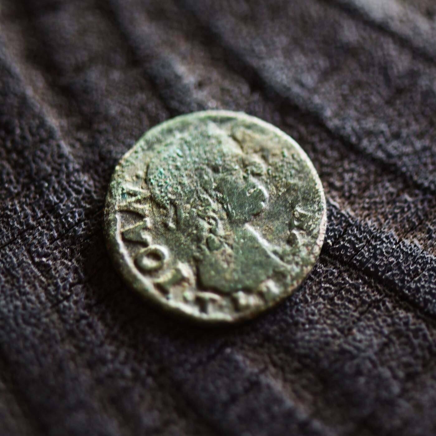 【良泉】【2025年最后一场】12月18日晚19.30点开拍！188组【直播场】西方古代钱币、丝路杂项、印章！ 公元1666年【波兰立陶宛联邦】约翰二世·卡齐米尔·瓦萨“波兰鹰”铜希林，1.22克