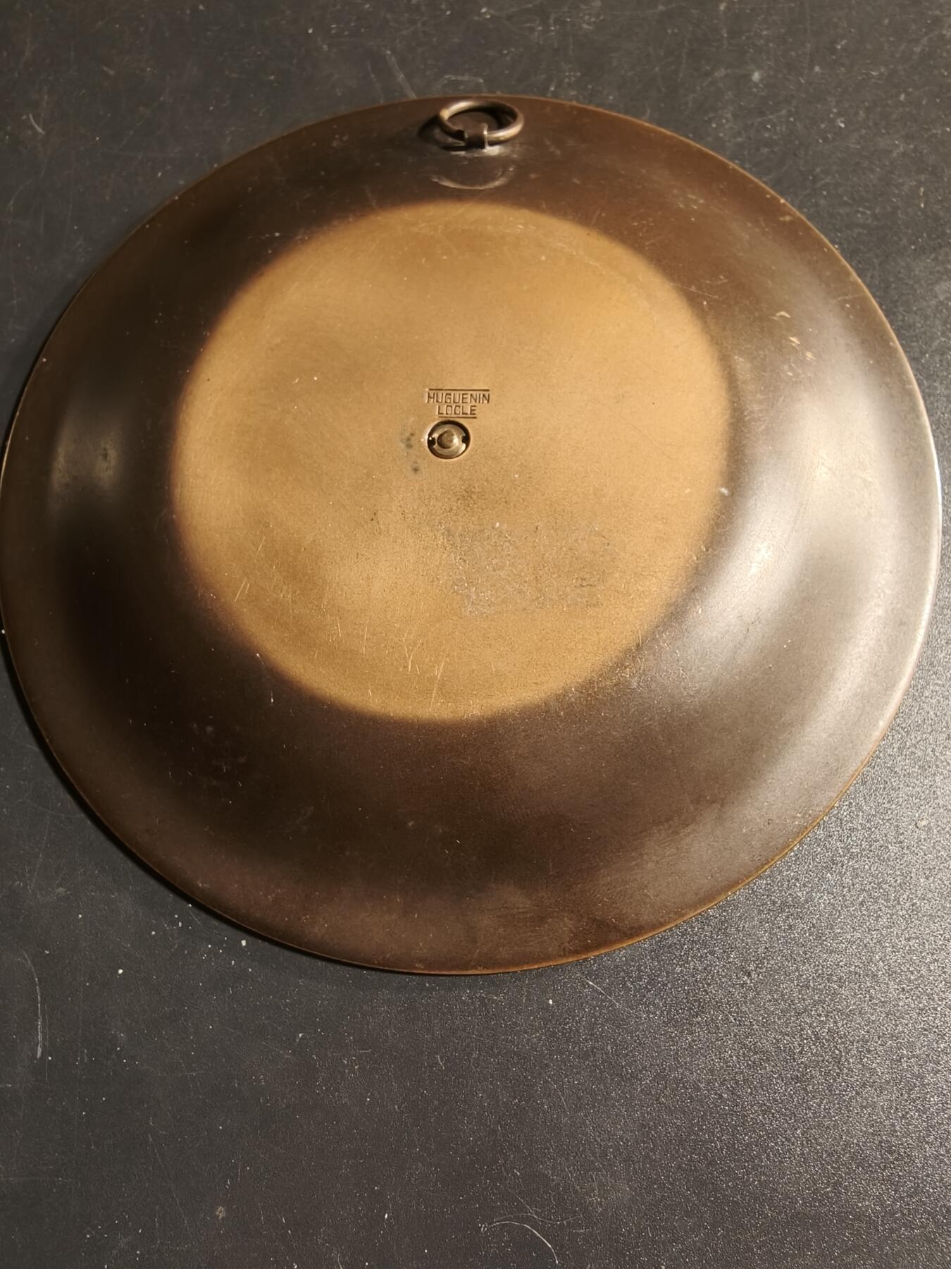 老王徽章第167期 瑞士图恩1956马拉火炮竞赛铜章    镶嵌在碗底座     直径13cm.    重量279g