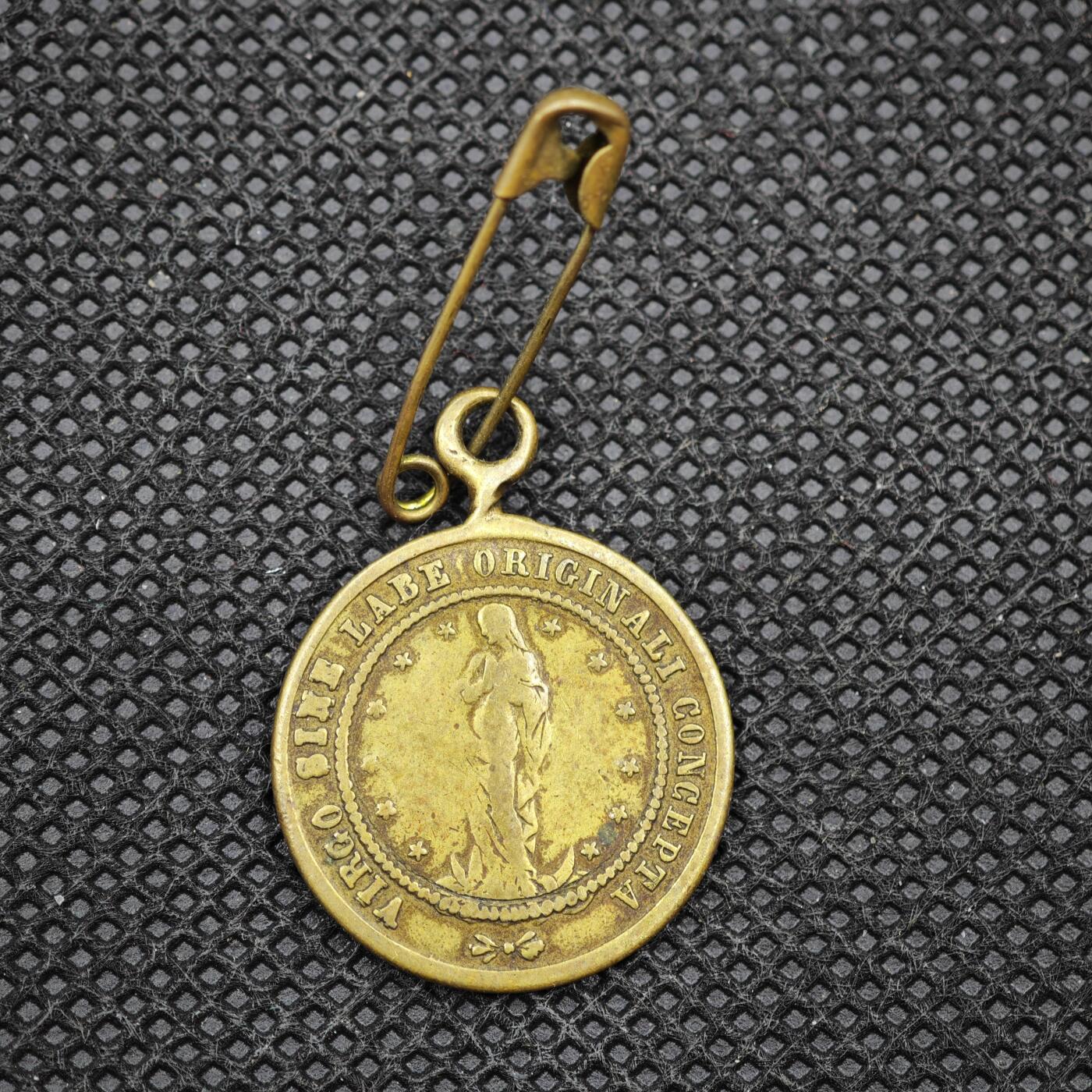 【淘币小摊】限时拍第八百一十六拍  纪念章场  满百包邮可预留两周  周一统一发货   梵蒂冈圣母教皇纪念章直径21mm