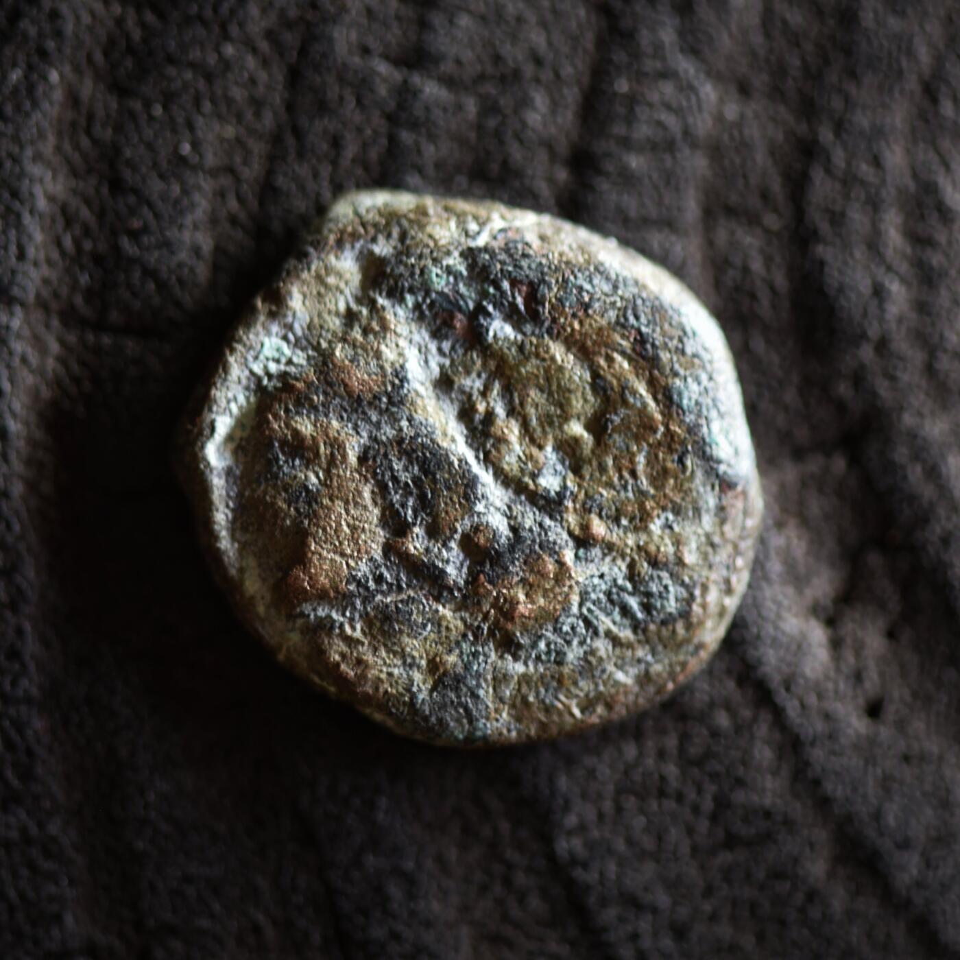 【良泉】【2025年最后一场】12月18日晚19.30点开拍！188组【直播场】西方古代钱币、丝路杂项、印章！ 【塞琉古铜币复打？】公元20-40年【纳巴泰王国】《圣经》中记载的阿雷塔斯四世发行的铜币，正面为阿雷塔斯四世和皇后莎琪拉特，背面为纳巴泰阿拉姆语“纳巴泰国王阿雷塔斯”。4.03克