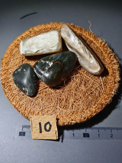 90期回流戒指饰品杂件纪念章丝路钱币专场 - 新疆和田玉籽料