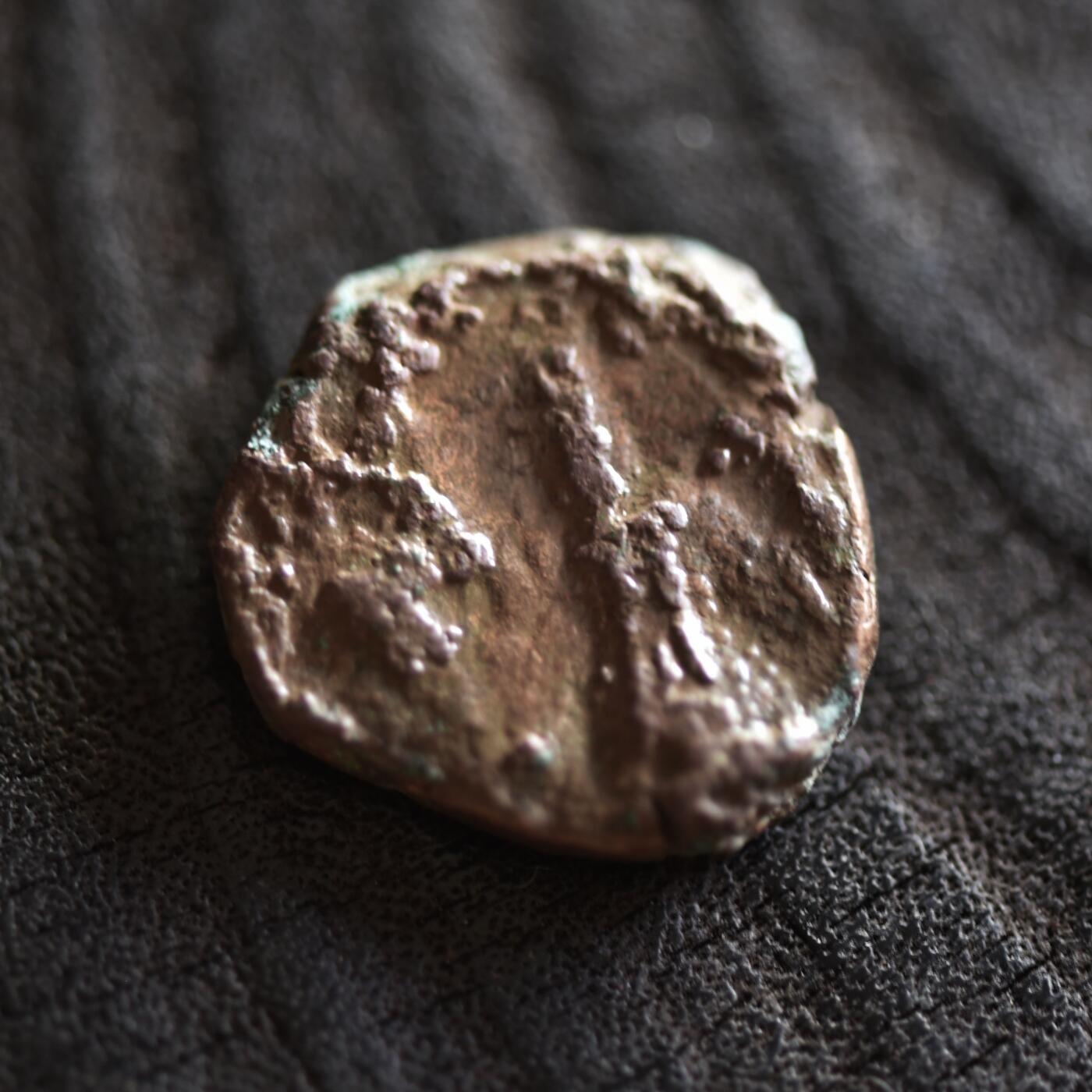 【良泉】【2025年最后一场】12月18日晚19.30点开拍！188组【直播场】西方古代钱币、丝路杂项、印章！ 公元267-270年【贵霜】迦腻色伽三世“财富女神”铜币，8.04克