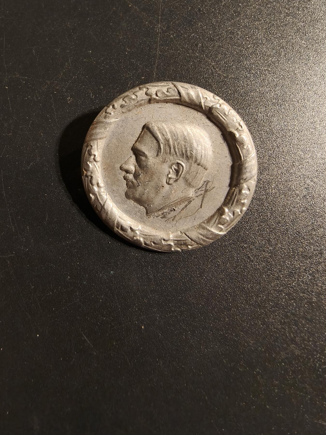 老王徽章第167期 德三小胡子证章