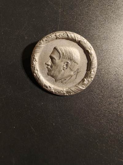 老王徽章第167期 - 德三小胡子证章