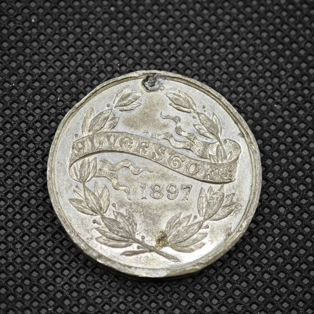 【淘币小摊】限时拍第八百一十六拍  纪念章场  满百包邮可预留两周  周一统一发货   英国1897年维多利亚登基60周年纪念章直径33mm