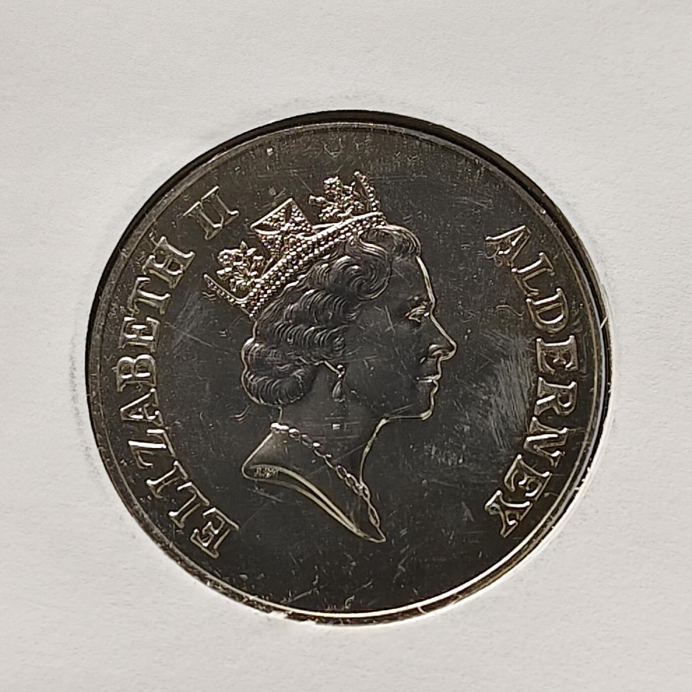 【全场包邮】纯粹捡漏拍482场（免费代拍第19场）-币封+套装+富兰克林（注意佣金） 【邮币封】奥尔德尼1995年2镑二战胜利50周年克朗型纪念币邮币封