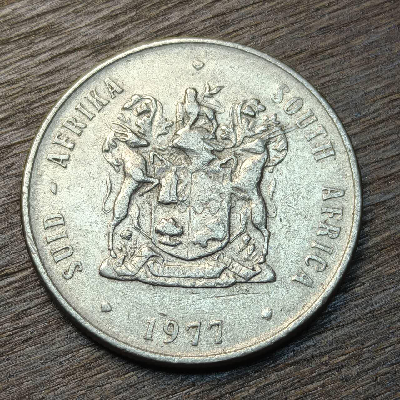 【铜匠收藏】★第134场★散币场，无佣金，30包邮。不满30元，支付5元运费。《接受代拍 代送NGC评级》 南非 1兰特 1977年 羚羊