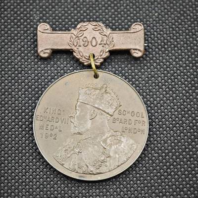 【淘币小摊】限时拍第八百一十六拍  纪念章场  满百包邮可预留两周  周一统一发货  -  英国1904年爱德华七世出勤优异奖章直径38mm