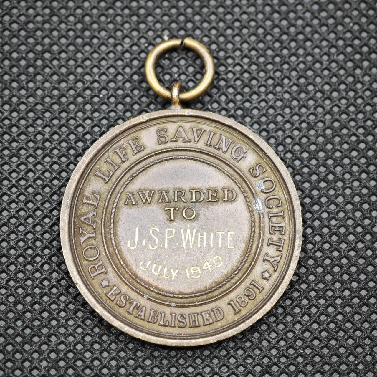 【淘币小摊】限时拍第八百一十六拍  纪念章场  满百包邮可预留两周  周一统一发货   英国社会救援奖章直径33mm