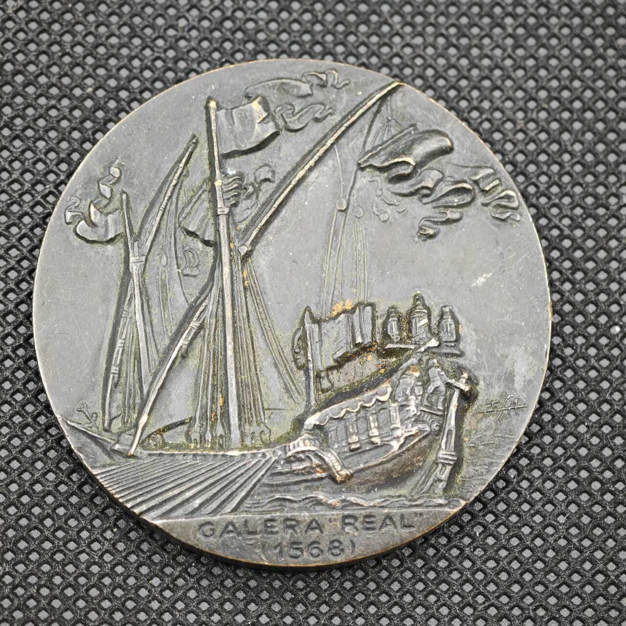 【淘币小摊】限时拍第八百一十六拍  纪念章场  满百包邮可预留两周  周一统一发货  1965年巴塞罗那第三届国际航海展纪念章直径51mm