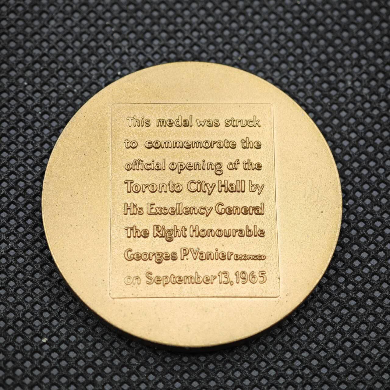 【淘币小摊】限时拍第八百一十六拍  纪念章场  满百包邮可预留两周  周一统一发货   加拿大1965年多伦多市政厅启用纪念章直径41mm