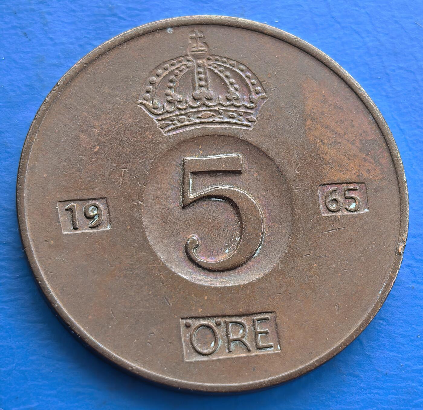 外国优质老铜币银币，周六九点倒数截拍，满百包邮，可寄存半年，喜欢朋友微信扫描二维码可直接参拍 瑞典1965年5欧尔