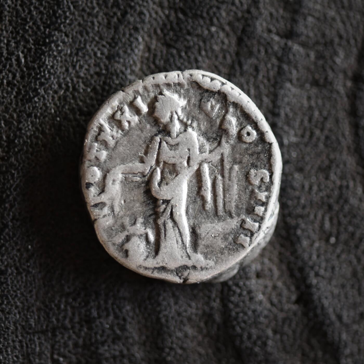 【良泉】【2025年最后一场】12月18日晚19.30点开拍！188组【直播场】西方古代钱币、丝路杂项、印章！ 公元157-158年【古罗马】安东尼·庇护，谷物/丰产女神（Annona）银币，3.02克