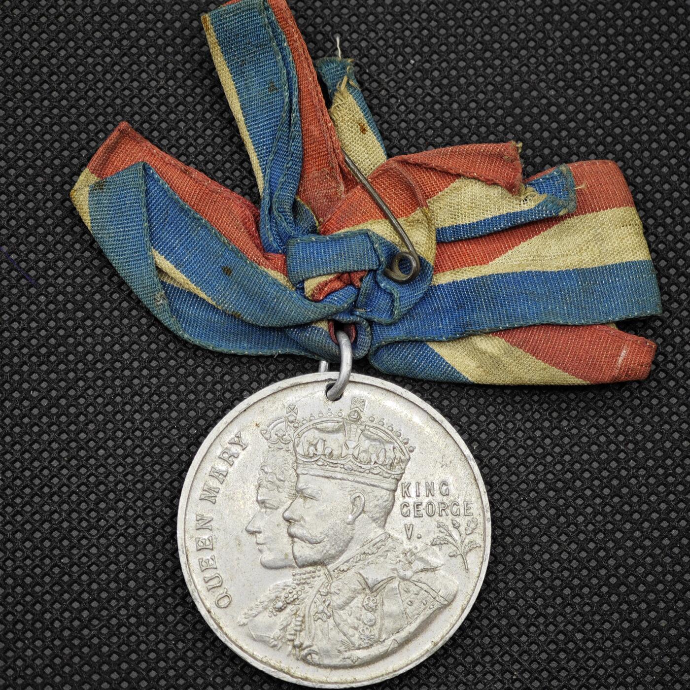 【淘币小摊】限时拍第八百一十六拍  纪念章场  满百包邮可预留两周  周一统一发货   英国1911年乔治五世加冕纪念章直径38mm