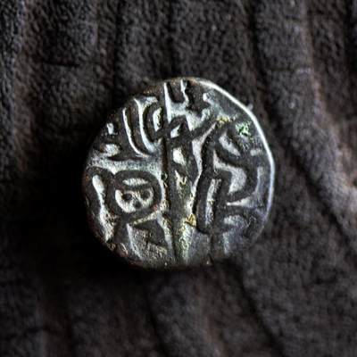 【良泉】【2025年最后一场】12月18日晚19.30点开拍！188组【直播场】西方古代钱币、丝路杂项、印章！ - 公元1169-1177年【乔汉王朝】拉贾·索姆斯瓦拉·提婆，吉塔尔，3.4克