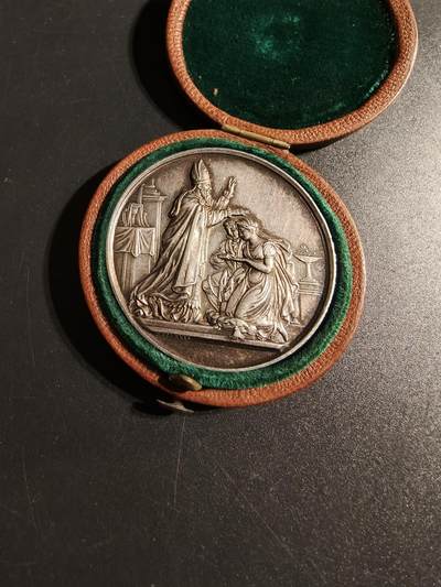 老王徽章第167期 - 法国银婚章    原盒    950银蜜蜂边铭    少见大尺寸直径42mm.  重量31.1g.    1866年